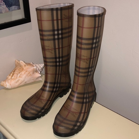 BURBERRY Rain Boots - Picture 1 of 11